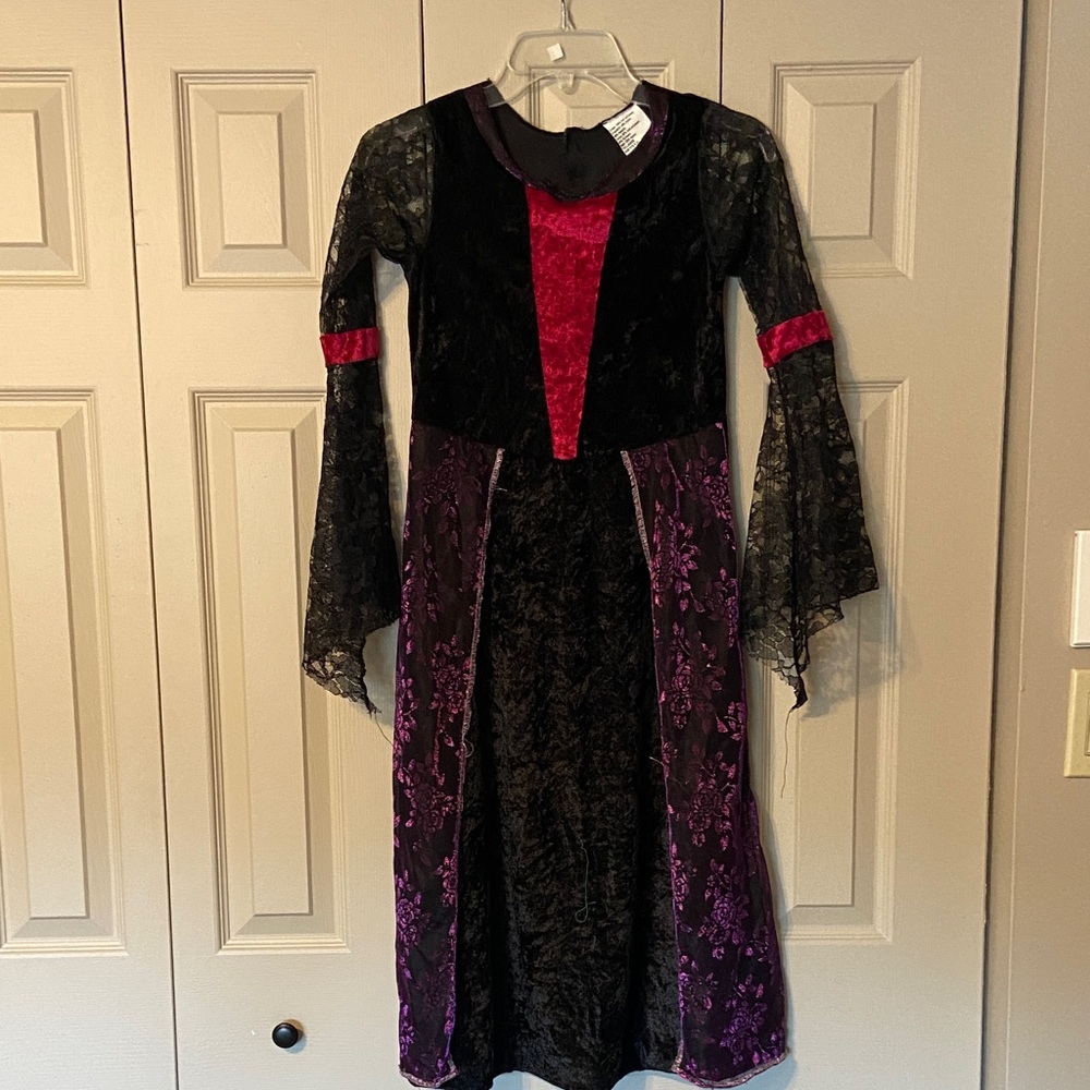 Gothic Vampire Sorceress Halloween Costume Girls  Size 8-10 Lace Bell Sleeves